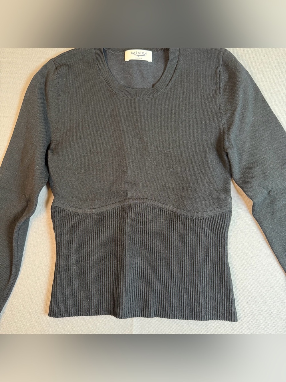 Babaton Aritzia Women’s szS Black Contour Ribbed-Waist Crewneck Stretch Top